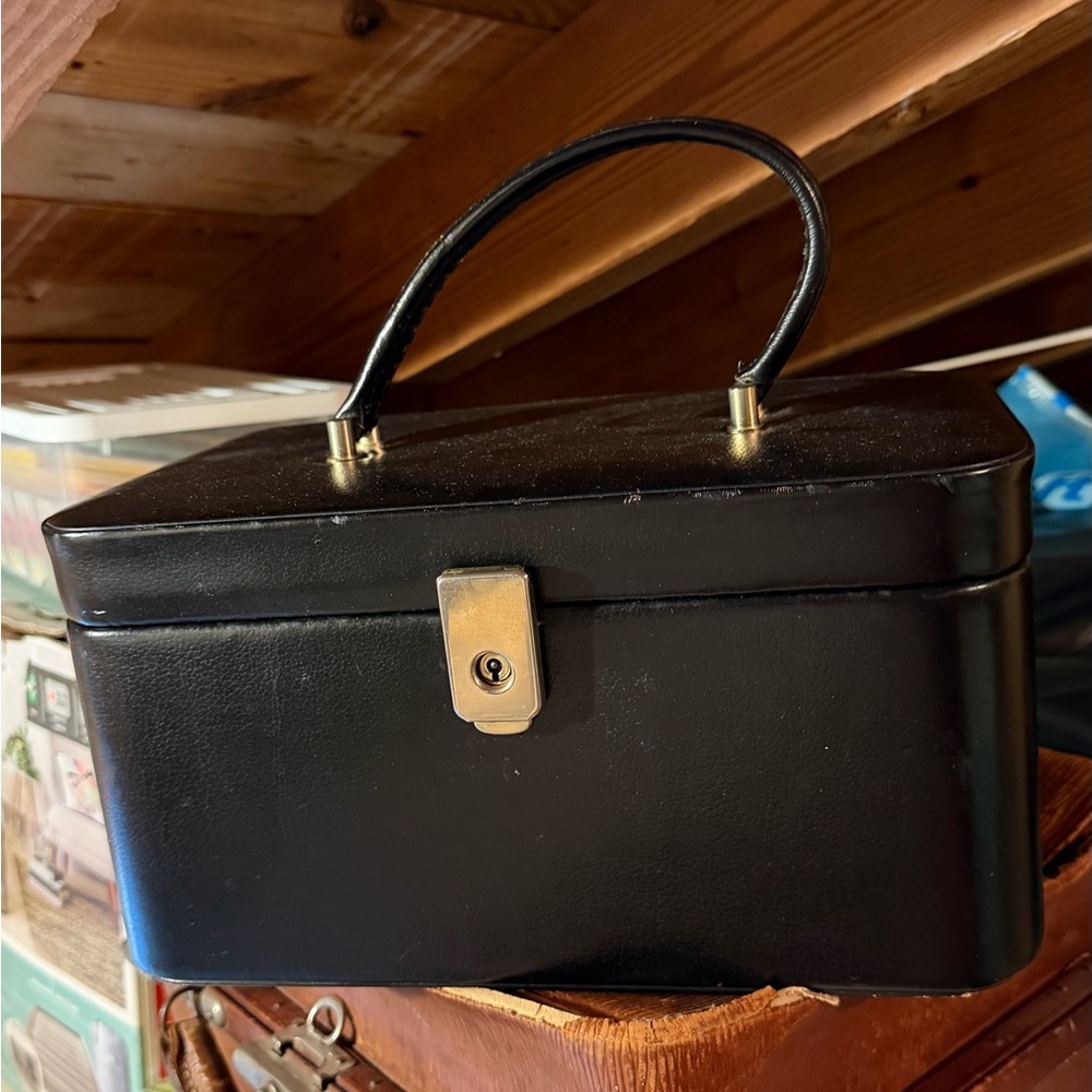 Vintage nécessaire Elegant Black  toiletry bag collectible
